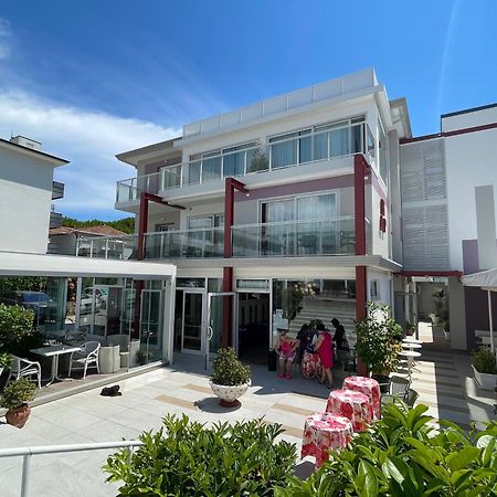 艾尔庞特酒店 利尼亚诺萨比亚多罗 外观 照片